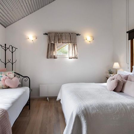 French Cottage เดลส์ฟอร์ด ภายนอก รูปภาพ